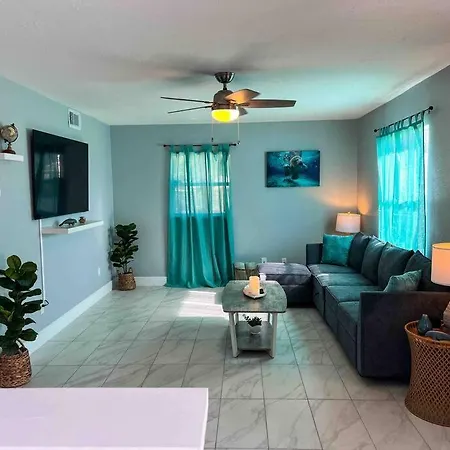 Villa House Of Manatees-Entire House With Yard, Fire Pit, Dog Friendly à Crystal River Extérieur photo