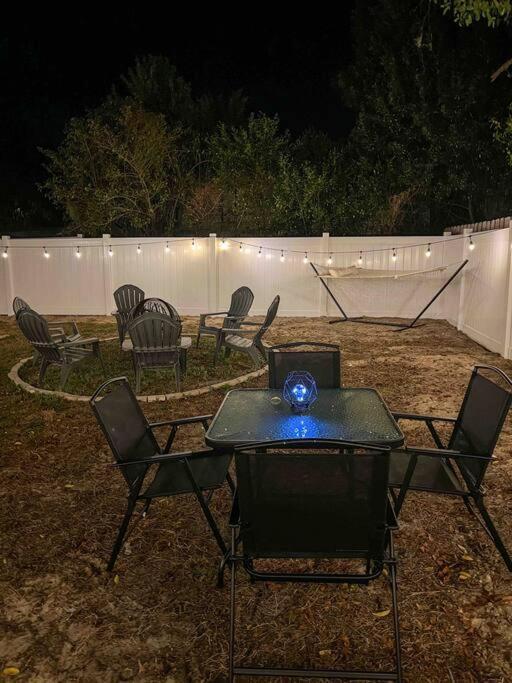 House Of Manatees-entire House With Yard, Fire Pit, Dog Friendly Hébergement de vacances