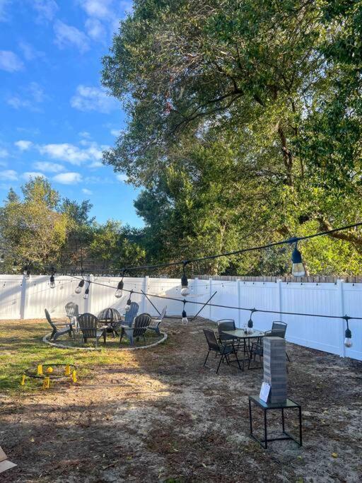 House Of Manatees-entire House With Yard, Fire Pit, Dog Friendly Crystal River