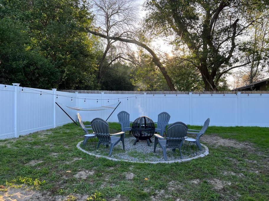 House Of Manatees-entire House With Yard, Fire Pit, Dog Friendly * Crystal River