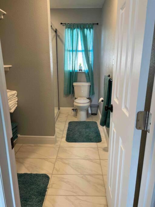 Hébergement de vacances House Of Manatees-entire House With Yard, Fire Pit, Dog Friendly *