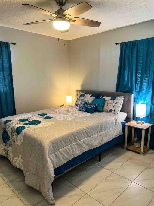 Hébergement de vacances House Of Manatees-entire House With Yard, Fire Pit, Dog Friendly Crystal River