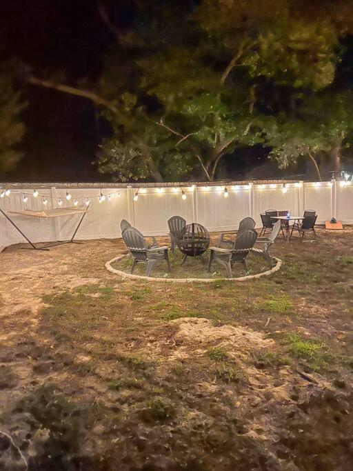 House Of Manatees-entire House With Yard, Fire Pit, Dog Friendly Holiday home